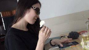 Goddess Su humiliates peeping man, insults licking foot stomping