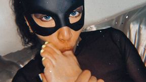 HIGHLIGHTER GREEN BUNNY TOES (SELF WORSHIP AND TOE SUCKIN)