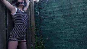 Trans Playing With Daddy Near The Pool - Sexo Oral And Garganta Profunda