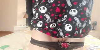 Strong Vulgar Accent! Beautiful Italian Whore Offends Your M. Between Burp and Farts