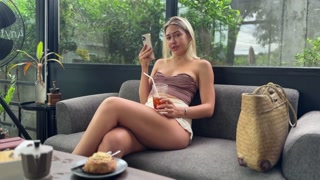 How often do girls refuse to date you?/Public exposure session by your Princess Lynette Phoenix