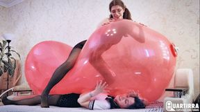 Q1127 Pink Loonster in between - 1080p