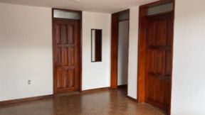 Look from the ground: Kahina smokes and dominates you