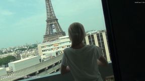 ROXIE RAE FLIRTY SMOKING IGNORE IN PARIS