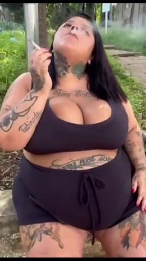 Deusa BBW Smoking Her Cigarette in Public