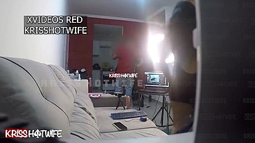 Corno manso chamou um Barbeiro a domicilio, mas não esperava que eu faria uma chamada de vídeo e ficaria peladona na frente dele