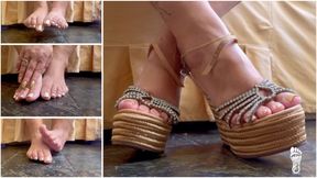 Juliette_RJ Happy New Year Feet Clip - 2026 just come! - 2025 Thank you! - FOR MOBILE DEVICES USERS - FOOT FETISH - TOE WIGGLING - DANGLING -TOE SPREADING - WRINKLED SOLES - FEET JOI - CUM COUNTDOWN - BRAZILIAN GODDESS