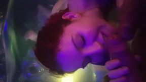 petite video cadeau du soir pour mes fans , parce que deux bonnes queues c est...