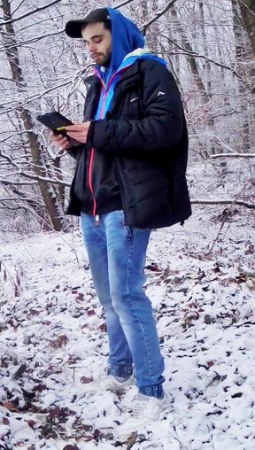 Masturbate in Outdoor in Winter