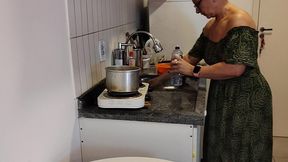 vovozinha safada mostrando sua bunda branca linda