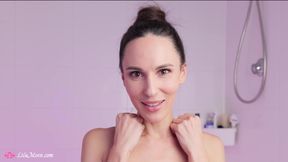 MILF with a Big Ass Fucks Both Holes with Dildo and Receives Incredible Pleasure in the Bathroom!