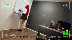 a secretaria entrou so pra escrever no quadro... mas saiu de joelhos completo