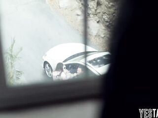 Powerless tourist hottie trades her moist lil twat for a place to crash at