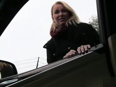 Sexy model double blowjob