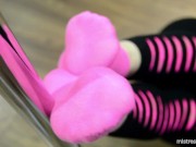 Relaxing video with my pretty feet in pink cotton socks.