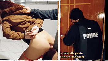 Policial corrupto fode bandida para sua liberdade!