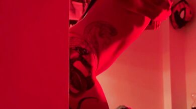 YOU DANCE SO SEXY, SLUT! I ended up sucking her pussy on the sofa