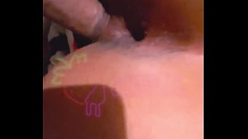 Me cogen bien rico de perrito con el ano abierto