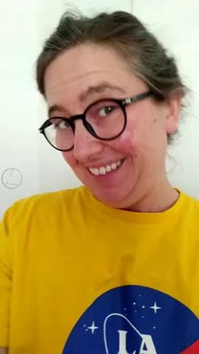 A mano y con el dildo pequeño