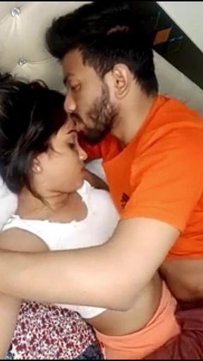 Desi Girlfriend Boyfriend Romantic Kissing Sex Video Clear Hindi Audio