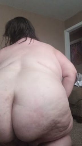 Fat slut floor dancing