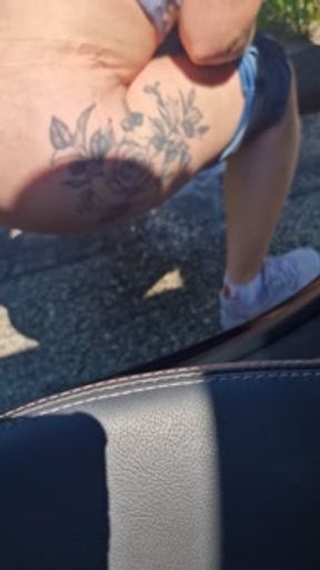 Pissing in a american highway