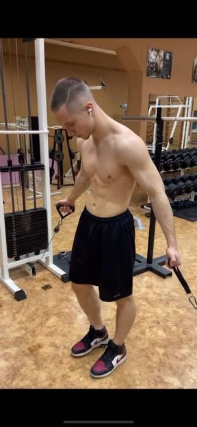 One of my favorite chest exercises🔝🤑