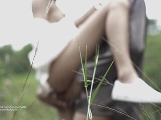 Petite vagina in high grass [H31]