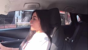 Chica Caliente Es Atrapada Por Extra�o En V�a Publica &mdash;  Tocando Su Estrecho Co�o Y El La Ayuda