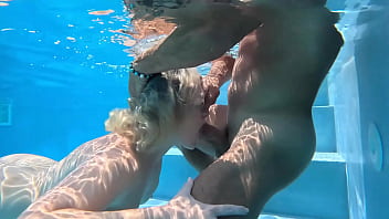 UNDERWATER FUCK GOLDEN SHOWER FACIAL for AUSTRALIAN CHICK