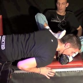 Feet submission for Enzo in a bar