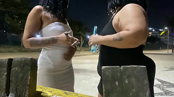 VLOG DA PUTINHA- ANDANDO SE EXIBINDO E MEXENDO COM OS HOMENS NA RUA