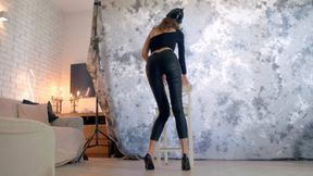 Long Legs Catwoman Stella Tease You With Her Shoes