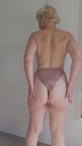 Mature MILF and Slut This Strips Naked for You