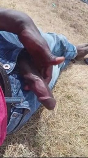 PUBLIC CRUISING DICK JERKING OUTDOORS