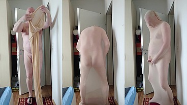 Nylonjunge ist Nackt beim Spaß mit Nylon