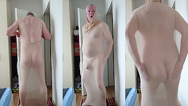 Nylonjunge ist Nackt beim Spaß mit Nylon