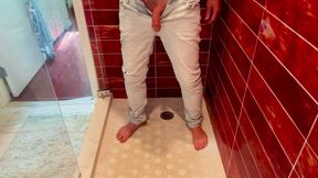 Piss Naughtiness in the Shower
