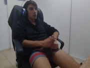 Me corro sobre mi buzo