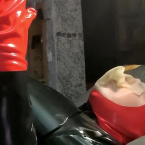 13 min breathplay in latex mask with electric stimulation