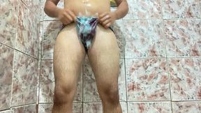 meu pau ficou duro quando tirei a cueca toda