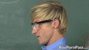 Twinks make out and then perform doggy in school classroom