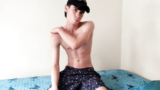 18yo bony white stud jacks off