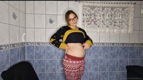 My Bloated Belly in PJs - 720p