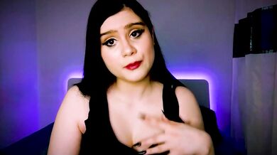 Brat girl bribes small dick loser with countdown while middle fingers humiliated