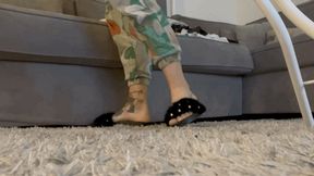 SPYING ON HER FEET IN FUZZY SLIPPERS - MP4 Mobile Version