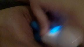 mes cheris, qui veux se branler sur ma video ? si tu veux me voir de tres ...