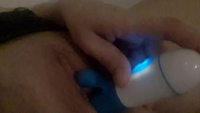 mes cheris, qui veux se branler sur ma video ? si tu veux me voir de tres ...