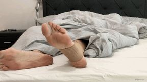 SPRAINED ANKLE FOOT INJURY HOPPING WITH CRUTCHES - MOV Mobile Version