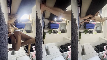 FETICHE CHUVA DOURADA NO MEU MARIDO E DEPOIS ELE METEU E GOZOU NA MINHA BUCETA